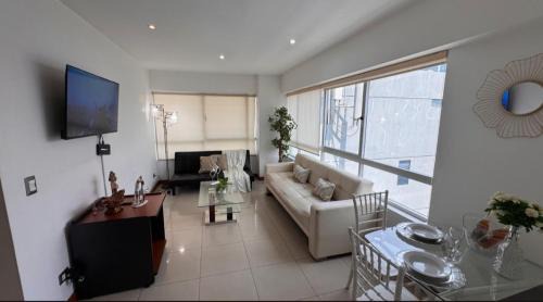 Simon Bolivar Apartment | Ecusuites TorreSol I Parking Trade Center - Gye Airport