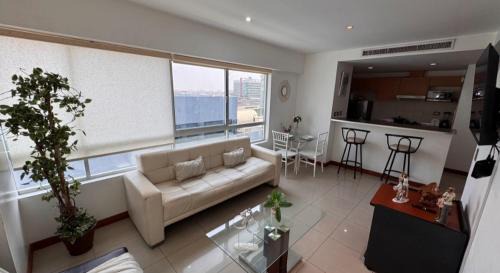 Simon Bolivar Apartment | Ecusuites TorreSol I Parking Trade Center - Gye Airport