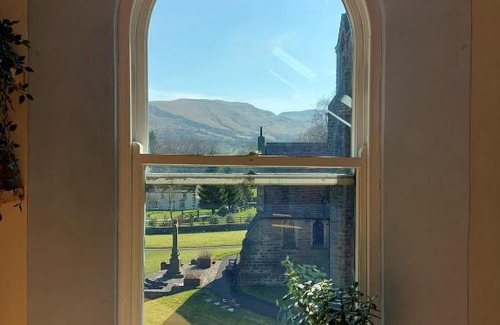 Edale Apartment | Edale - Loft with a view