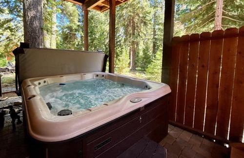 Tahoe Woods House | Edelweiss Retreat- Close to Lake and Ski Resorts- Pet Friendly- Hot Tub
