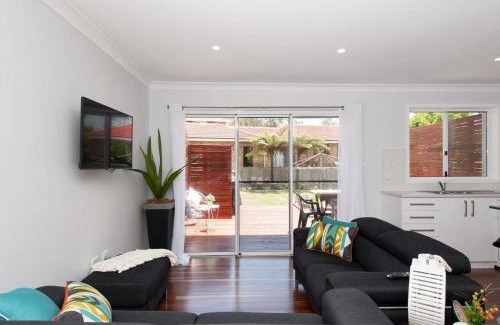 Corlette House | Eden by the Bay 98 Sandy Point Road