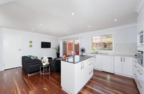 Corlette House | Eden by the Bay 98 Sandy Point Road