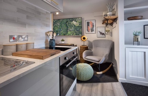 Kendal Apartment | Eden Escape - Comfy Apartment Quiet Neighbourhood