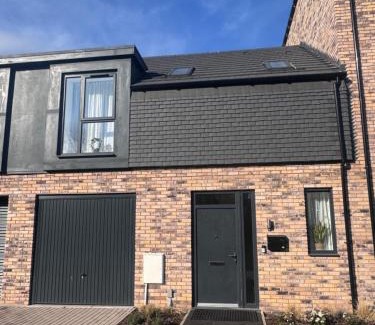 Birmingham House | Eden Gateway full equipment brand new bright and modern En-suite Double bedroom - room 3 near city centre