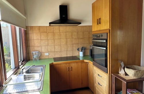 Eden House | Eden Niu – Magnificent Ocean Views and close to everything!