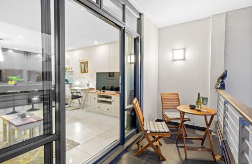Big Bay Apartment | Eden on the Bay 150 by Host Agents