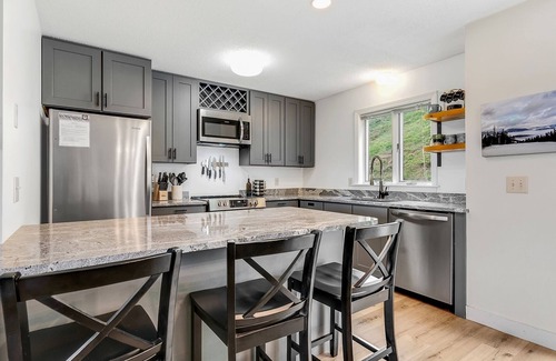 Bethel House | Eden Ridge Townhouse 6-G | 2 Bed, 2 Bath