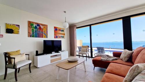Prazeres Villa | Eden Sun - A Modern Luxury Villa with a Panoramic View