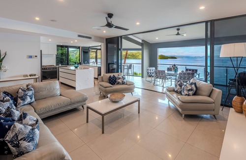 Hamilton Island Apartment | Edge 10 - Magnificent Views!