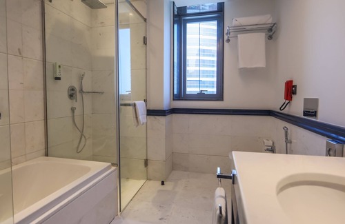 Deira Hotel | Edge Creekside Hotel