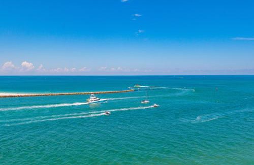 Clearwater Beach Hotel | Edge Hotel Clearwater Beach