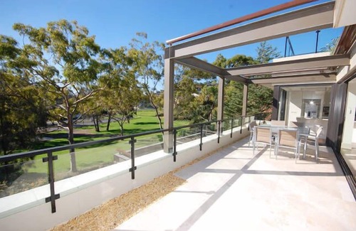 Avoca Beach Apartment | Edge Luxury Apartments - 100m to beach flat walk