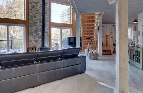 Stanstead Township Ski Chalet | Edge of Lake Memphremagog