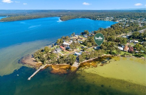St. Georges Basin House | Edge Water - Belle Escapes Jervis Bay