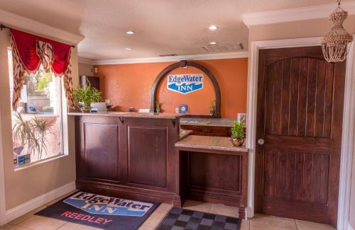Reedley Hotel | Edge Water Inn