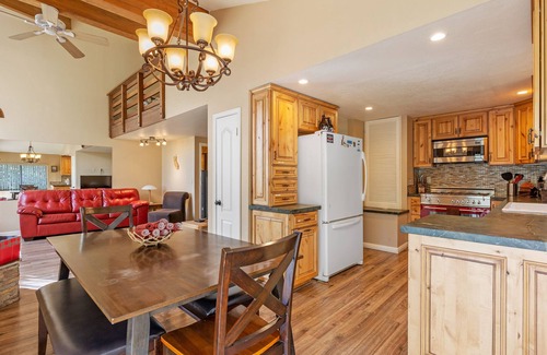 June Lake Condo | Edgewater 19, steps from the June Lake Marina.