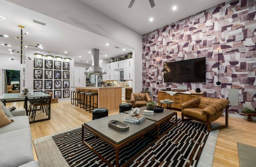 Oak Lawn House | Edgewater Elegance- Gorgeous 2 Bed on Katy Trail!