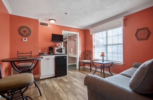 Biloxi Hotel | Edgewater Inn