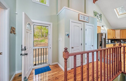 Mineral House | Edgewood Dream- Cozy Waterfront Home, Deep Water, Centrally Located