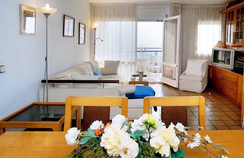 Calella Apartment | Edificio Blanqueries