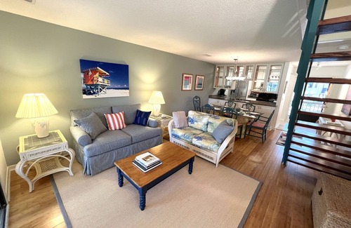 Edisto Island Condo | Edisto Beach Peach!—beautiful renovated condo on golf course & close to beaches