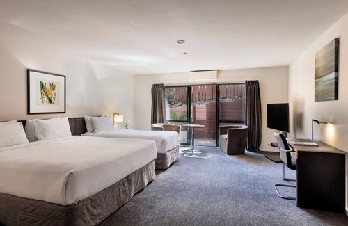 Greenlane Hotel | Edit Auckland Greenlane