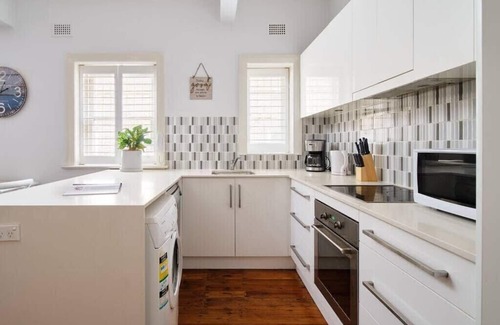 Bondi Apartment | Edward Escape - New Listing | Short Walk to Beach