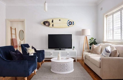 Bondi Apartment | Edward Escape - New Listing | Short Walk to Beach