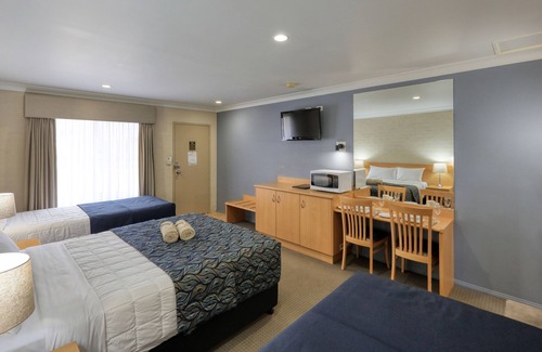 South Tamworth Hotel | Edward Parry Motel & Apartments