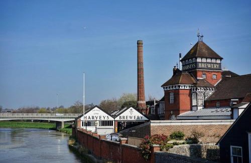 Lewes House | Edward's Burrow