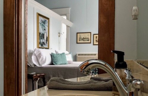 Helena Bed & Breakfast | Edwardian Inn