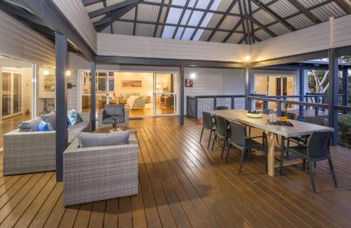 Eagle Bay House | EeBee House