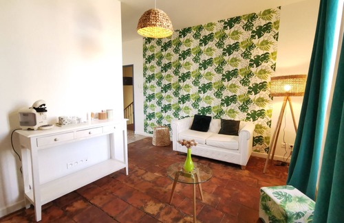 Orange House | Effets Personnels