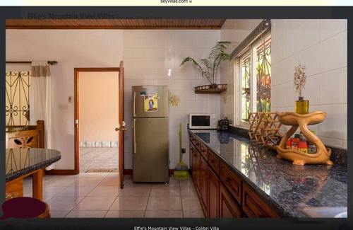 Mahe Island Villa | Effi Mountain View Colibri Villa