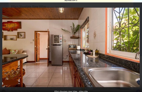 Mahe Island Villa | Effi Mountain View Colibri Villa