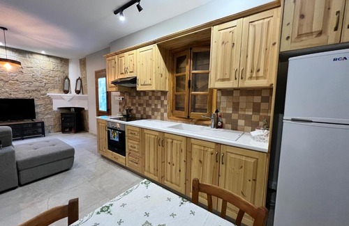 Omodos House | Eftis - Renovated Traditional House