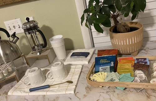 Egg Harbor House | Egg Harbor Getaway. Close to it all: Town, beach, Fun Park etc. & pet friendly!