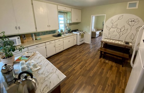 Egg Harbor House | Egg Harbor Getaway. Close to it all: Town, beach, Fun Park etc. & pet friendly!