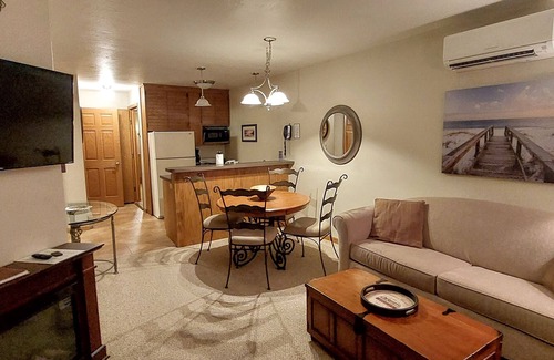 Egg Harbor Condo | EGG HARBOR GETAWAY - LANDMARK RESORT - Cozy 1 Bedroom Wood-view!