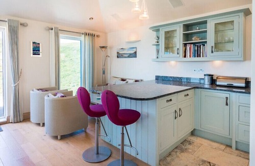 Treator Cottage | EGLOSKERRY, family friendly, with a garden in New Polzeath