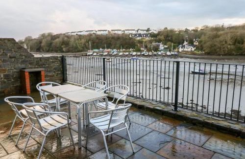 Milford Haven House | Egret