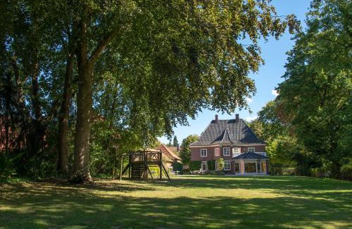 Sierksdorf House | Ehemaliges Gutshaus Oevelgönne