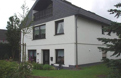 Oberstadtfeld Apartment | Eifel Garden Hideaway, cleaning included
