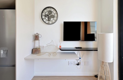 Three Anchor Bay Apartment | EIGHTY2 ON M - Fluent Serviced Apartments