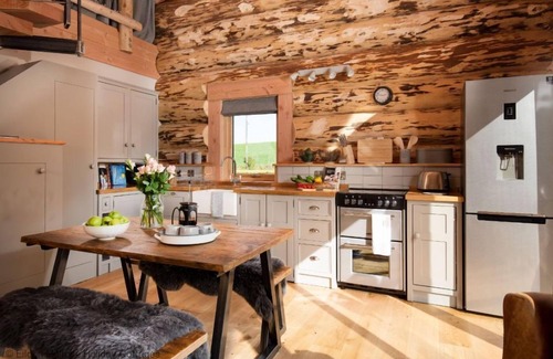 Melrose Cabin | Eildon Melrose Holiday Cottages & Log Cabins - Luxury Log Cabin with Hot Tub