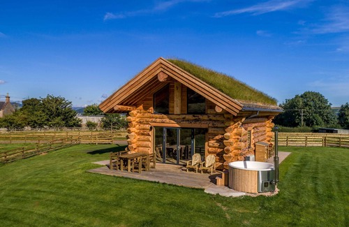 Melrose Cabin | Eildon Melrose Holiday Cottages & Log Cabins - Luxury Log Cabin with Hot Tub
