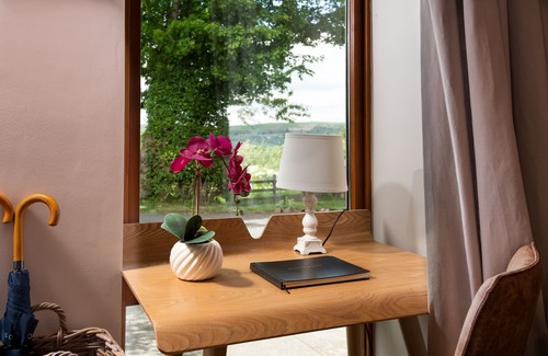 Melrose Cottage | Eildon Melrose Holiday Cottages & Log Cabins - Hamiltons - spacious 1 bedroom cottage, 2 mins from M