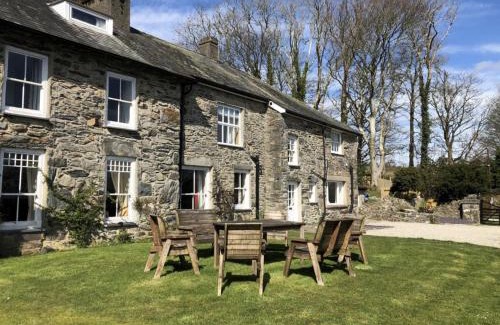 Pentrefelin House | Eisteddfa Country House Cottages