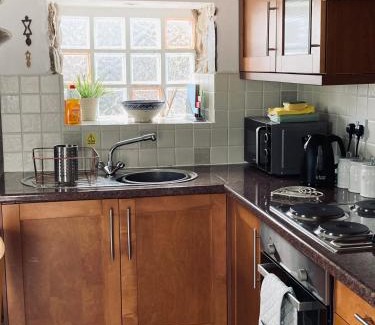 Dinas House | Eithin Bach