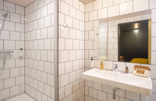 Vanves Hotel | EKLO Paris Porte de Versailles